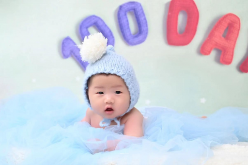 福州宝宝头稳最晚是几个月